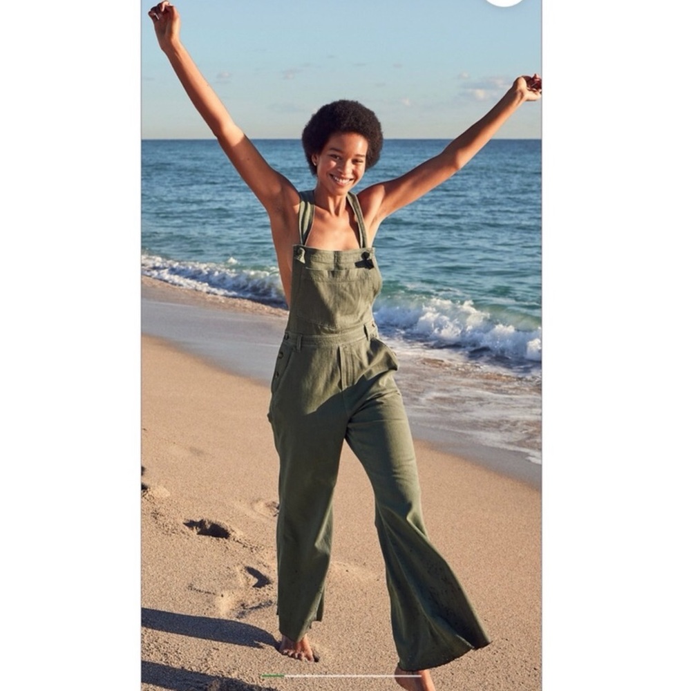 American Eagle AERIE Green WIDE LEG DENIM Overalls Womens M Raw Hem